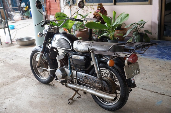 ขาย SUZUKI K 125 เดิมครบอะไหล่แท้ติดรถเยอะมาก ๆ แห้ง ๆ สวย ๆ เครื่องดีมาก ระบบไฟติดครบแตร์ดังมาก ไฟเกียร์ขึ้น สภาพประกวด ทะเบียนพร้อมโอน เอกสารครบ ภาษี 2556