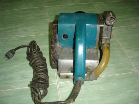 ขายเครื่องขัดกระดาษทรายแบบสายพาน makita ใครพอทราบรุ่นบอกด้วยคับ