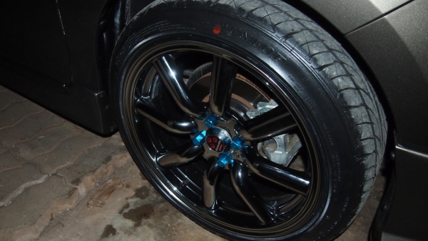 ขายยาง Dunlop Lm703 205 45 r17 สภาพ99\% วิ่ง100กว่าโล