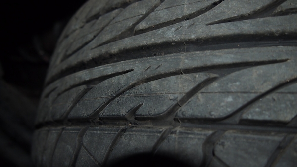 ขายยาง Dunlop Lm703 205 45 r17 สภาพ99\% วิ่ง100กว่าโล