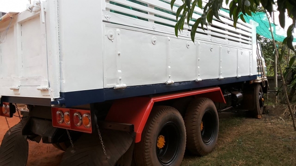 **580,000 บ.ต่อรอง**ขาย 10ล้อ2เพลาดั๊ม ISUZU JCM คัสซี309 6BD1 165HP เครื่องแน่นแรง อึด ช่วงล่างดีคัสซีบิวด์มาใหม่ สโลวกลาง กระบะสีใหม่ 2เพลาเดิม ดั๊มดีไม่มียุบ หัวเก๋งเดิมปะผุพื้นแล้ว ภายในดีคอนโซลครบ ยางดี10เส้น พร้อมใช้ พร้อมลุยงาน เอกสารม.79 ราคาต่อรอ