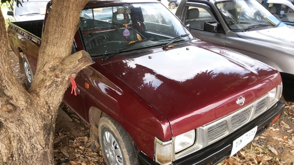 ***ขายแล้วครับขอบคุณ Truck2hand ขายบิ๊กเอ็มตอนเดียวสวยๆ BIG-M BD25 ฝาแดงจอโค้ง ปี39/96 เครื่องแรง แน่น อึด ทน ช่วงล่างปึ๊กไม่มีส่าย คัสซีสวยไม่ปะไม่ดาม กระบะสวย พื้นไม่ผุ รถเคลียร์สีแล้ว สวยจัด หัวเก๋งสวยไม่ผุ ภายในคอนโซลครบ ยางดี4เส้น พร้อมใช้ พร้อมลุยงา