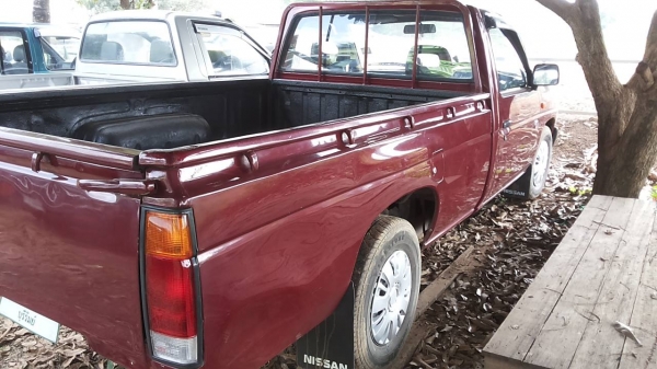 ***ขายแล้วครับขอบคุณ Truck2hand ขายบิ๊กเอ็มตอนเดียวสวยๆ BIG-M BD25 ฝาแดงจอโค้ง ปี39/96 เครื่องแรง แน่น อึด ทน ช่วงล่างปึ๊กไม่มีส่าย คัสซีสวยไม่ปะไม่ดาม กระบะสวย พื้นไม่ผุ รถเคลียร์สีแล้ว สวยจัด หัวเก๋งสวยไม่ผุ ภายในคอนโซลครบ ยางดี4เส้น พร้อมใช้ พร้อมลุยงา