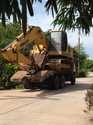 KOMATSU PC200-6 ติดต่อปารวี 0839686255 KOMATSU PC200-6 ติดต่อปารวี 0839686255