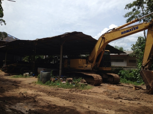 KOMATSU PC200-6  ติดต่อปารวี  0839686255