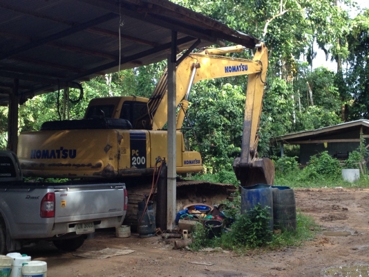 KOMATSU PC200-6 ติดต่อปารวี 0839686255 KOMATSU PC200-6 ติดต่อปารวี 0839686255