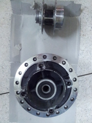 ดุมหน้าหลังใส่ KR พร้อมใส่ 700ยังไม่รวมส่งรับของจรัญ13