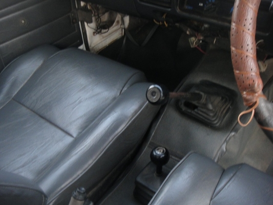 ขอบคุณทีมงาน Truck2Hand ครับ คาริเบี้ยน 4 x 4 ติดแก๊ส  ปี1990