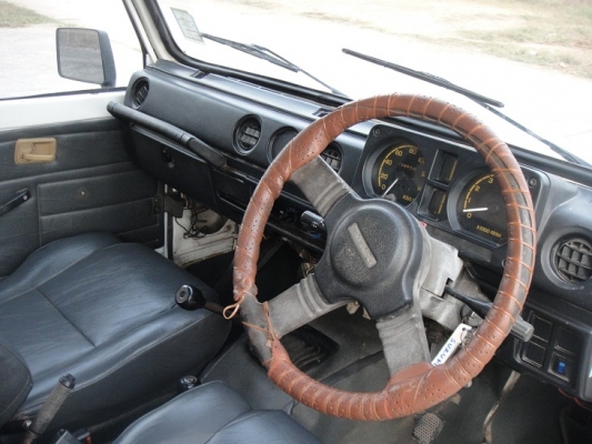 ขอบคุณทีมงาน Truck2Hand ครับ คาริเบี้ยน 4 x 4 ติดแก๊ส  ปี1990