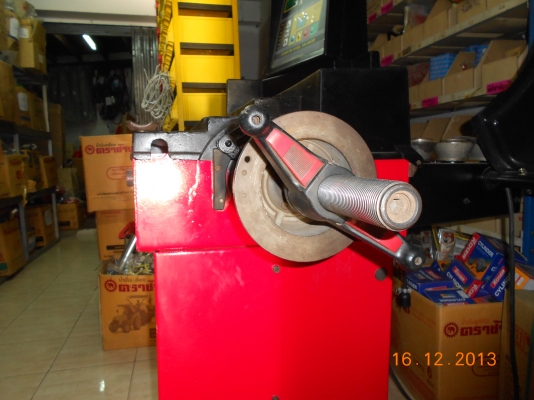 ขายด่วนเครื่องถ่วงล้อ CORGHI EM6040 สภาพดีพร้อมใช้งาน