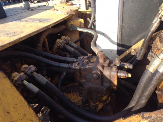 KOMATSU  PC200  รุ่น 5