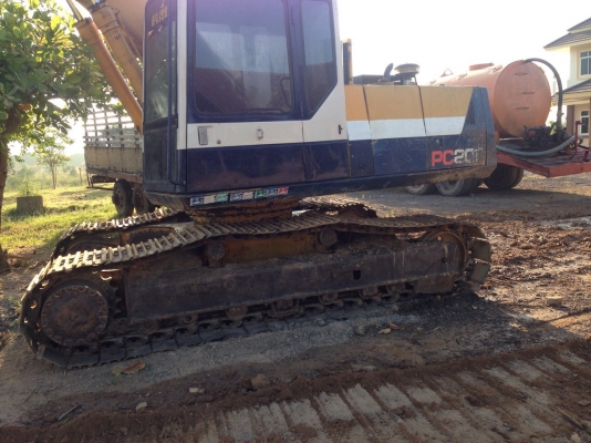 KOMATSU  PC200  รุ่น 5