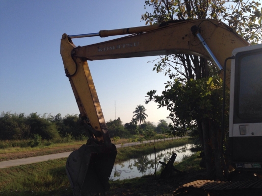 KOMATSU  PC200  รุ่น 5