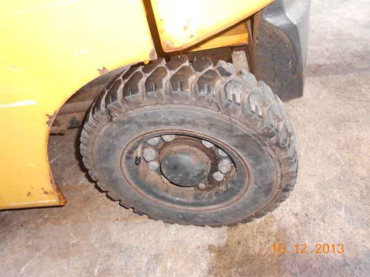 ขายถูก รถยกโฟล์คลิฟ 0.7 ตัน โคมัสสุเก่านอก พร้อมใช้งาน