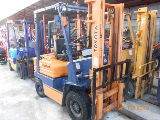 ขายถูก รถยกโฟล์คลิฟ 1.5 ตัน โตโยต้าเก่านอก พร้อมใช้งาน