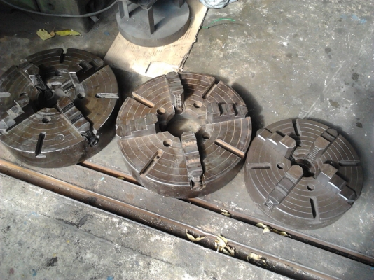 ขายสี่จับ 16 นิ้ว 4.200  12 นิ้ว 3.500 บาท