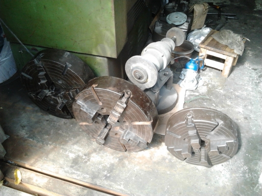 ขายสี่จับ 16 นิ้ว 4.200  12 นิ้ว 3.500 บาท