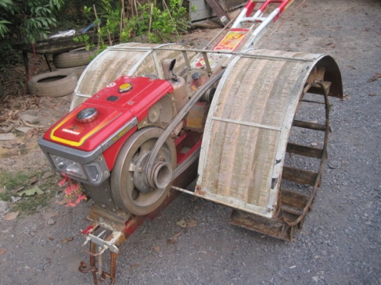 ขายเฉพาะโครงรถไถนาเดินตาม ยี้ห้อดาวบิน เดินหน้า2เกียร์ ถอยหลัง1เกียร์ (เครื่องไม่ขายครับ)