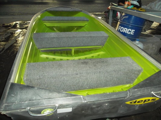 เรืออลูสวยๆพร้อมเครื่อ่งซูซูกิ 9.9 แรงสีจังหวะสภาพป้ายแดง เรืออลูสวยๆพร้อมเครื่อ่งซูซูกิ 9.9 แรงสีจังหวะสภาพป้ายแดง