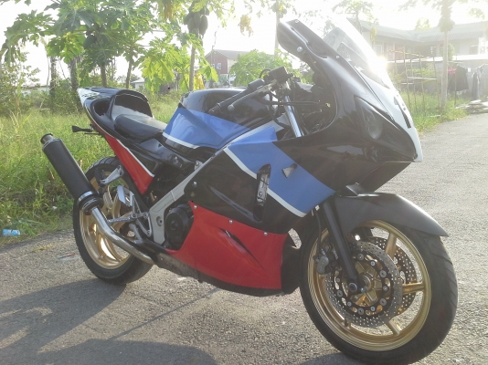 Honda vfr400cc.nc24ทะเบียนเล่มเขียวลดเหลือ49000เข้ามารับรถไปเลย