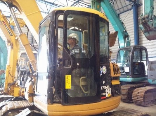 ขาย ! รถขุด นำเข้ามือสอง CATERPILLAR รุ่น 308BCR ปี 2000 /  5360ชม.