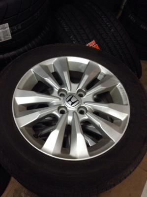 ขายแม็กพร้อมยาง new Honda city. 2012 รุ่นv