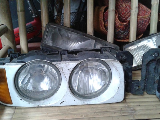 ไฟหน้า NISSAN CEDRIC Y32 1 คู่ ไฟหน้า NISSAN CEDRIC Y32 1 คู่