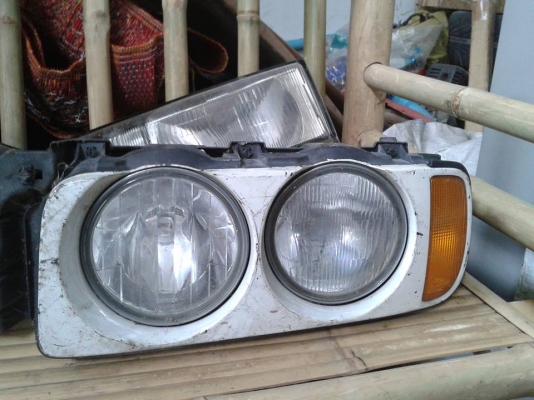 ไฟหน้า NISSAN CEDRIC Y32  1 คู่