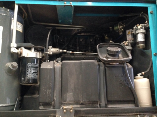 เครื่องปั๊มลม Airman Compressor PDS90S (4 units) ตั้งอยู่โกดังในไทยค่ะ