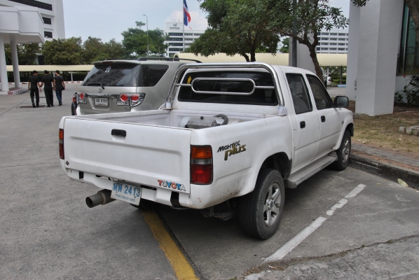 ขาย กระบะ 4 ประตู ราคาถูก