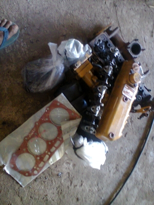 เครื่อง 4D84 อะไหล่ชิ้นส่วนเครื่องยนต์ PC45,40 ต้องการชิ้นไหนโทรมาได้เลย