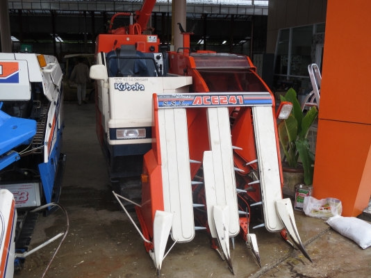 รถเกี่ยวข้าว Kubota 24แรง รถสวย พร้อมใช้งาน