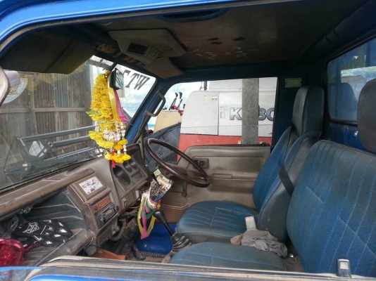 รถ 6 ล้อ ไดน่า300 เครื่อง115