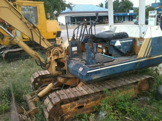 รถแบคโฮ ยี่ห้อ KOMATSU PC20-5 รถแบคโฮ ยี่ห้อ KOMATSU PC20-5