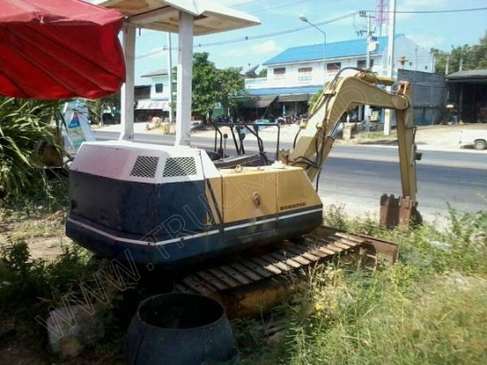 รถแบคโฮ ยี่ห้อ KOMATSU PC20-5 รถแบคโฮ ยี่ห้อ KOMATSU PC20-5