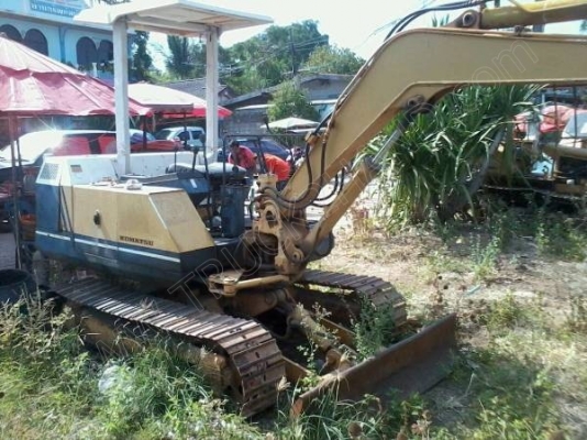 รถแบคโฮ ยี่ห้อ KOMATSU PC20-5 รถแบคโฮ ยี่ห้อ KOMATSU PC20-5