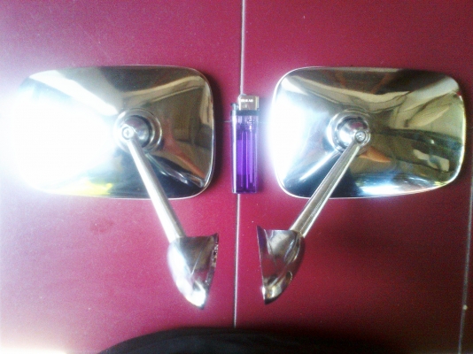 **ขาย**  กระจกมองข้างVintage Style ขาเหล็กเงาวับๆ ทรงเหลี่ยมมน สวยๆไร้ตำหนิ..