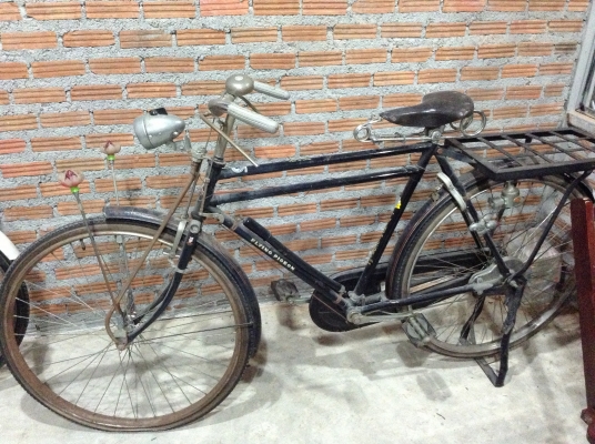ขายจักรยานโบราณคานคู่ สีดำแข็งแรงทนทานปั่นได้พร้อมของแต่งสวยงาม