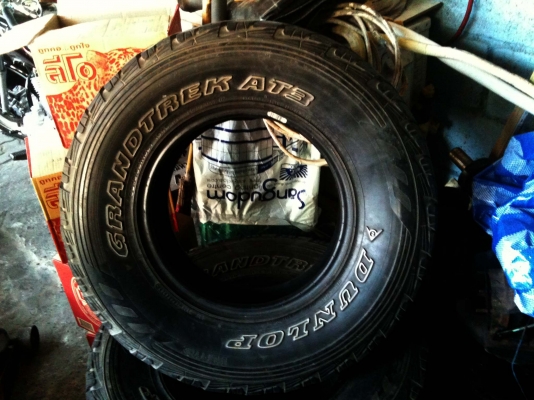 ขายยาง 4X4 DUNLOP 30X9.50 R 15 สภาพสวยๆ ใช้ได้อีกนาน