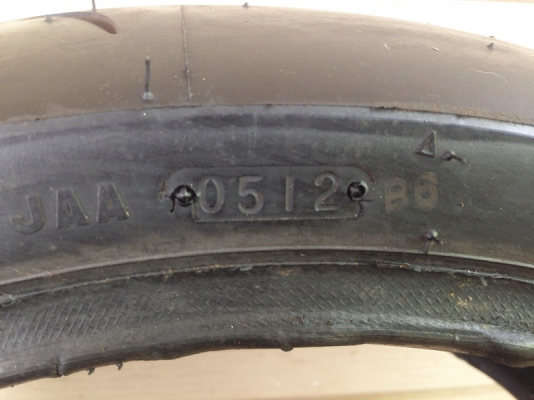 __ยาง Shinko ลายสปอร์ต 200/50/ZR17 สภาพ 99\% $ 2,500__ __ยาง Shinko ลายสปอร์ต 200/50/ZR17 สภาพ 99\% $ 2,500__