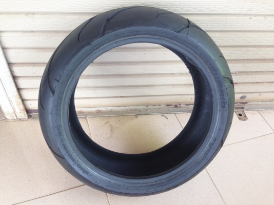 __ยาง Shinko ลายสปอร์ต 200/50/ZR17 สภาพ 99\% $ 2,500__ __ยาง Shinko ลายสปอร์ต 200/50/ZR17 สภาพ 99\% $ 2,500__