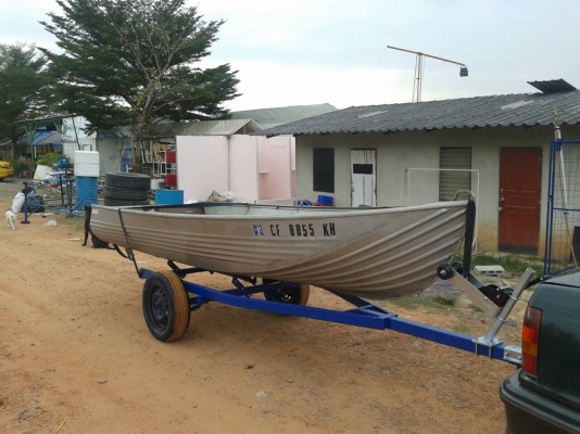 ขายเรือมิเนียม13ฟุตครึ่ง