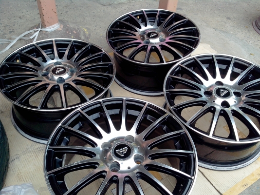 ขายแม้ก15.6.5 4รู100 เดิมๆเงาๆพร้อมยางราคาถูก175/65/15ปี11 5500บ ขายแม้ก15.6.5 4รู100 เดิมๆเงาๆพร้อมยางราคาถูก175/65/15ปี11 5500บ