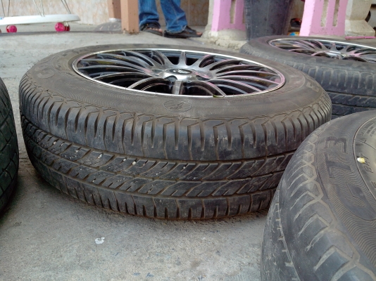 ขายแม้ก15.6.5 4รู100 เดิมๆเงาๆพร้อมยางราคาถูก175/65/15ปี11 5500บ ขายแม้ก15.6.5 4รู100 เดิมๆเงาๆพร้อมยางราคาถูก175/65/15ปี11 5500บ