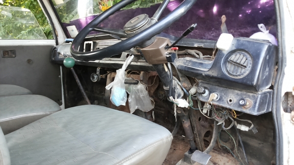 **500,000 บ.ต่อรอง**ขาย10ล้อเพลาเดียวดั้ม Isuzu Jcm 6bf1 185hp เครื่องแน่น แรงดี ช่วงล่างดีคัสซีดี มีบวมข้างใหนบ้างตามอายุ กระบะดั๊มเหล็ก แบบสามมิตรลอนเฉียง กระบะสภาพดี ข้างดี พื้นดีสวยไม่ผุ สีสันพอใช้ หัวบางเดิม สีมีลอก ภายในดีคอนโซลโอเค ดั๊มยิงหน้า ดั๊ม