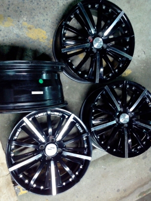 ขายแม็ก17.74รู100 et42 มือสอง สวยเดิมๆ ไม่มีริ้วรอย ขายแม็ก17.74รู100 et42 มือสอง สวยเดิมๆ ไม่มีริ้วรอย