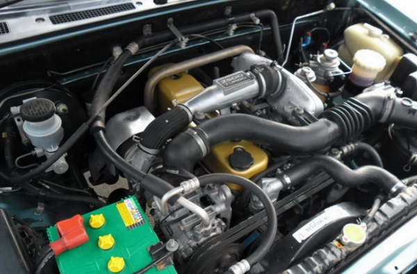 ISUZU ดราก้อนอาย ปี 43 รุ่น SLX 2500 TURBO ISUZU ดราก้อนอาย ปี 43 รุ่น SLX 2500 TURBO