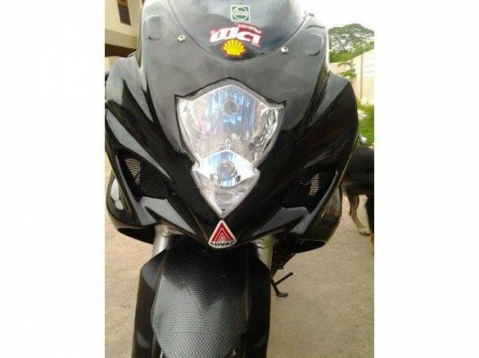 ขาย 4 สูบราคา27000 กันเองFzr400  yamaha  ปี 93
