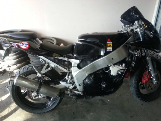 ขาย 4 สูบราคา27000 กันเองFzr400  yamaha  ปี 93