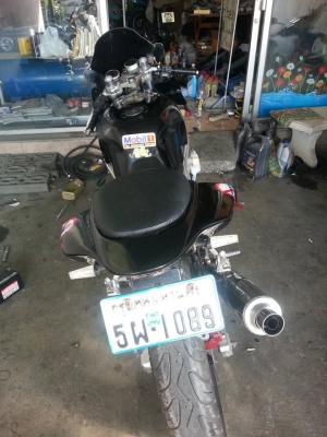 ขาย 4 สูบราคา27000 กันเองFzr400  yamaha  ปี 93